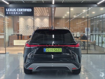 صورة 3 لـ 2025 Lexus RX