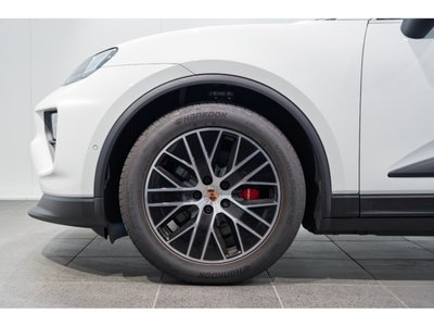 2025 Porsche MACAN — фото 10