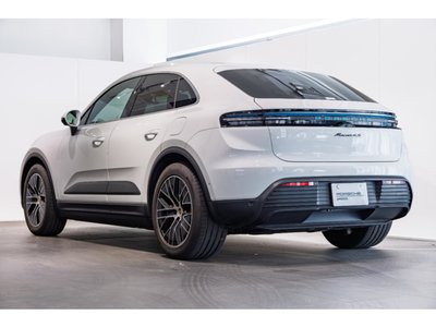 2025 Porsche MACAN — фото 2