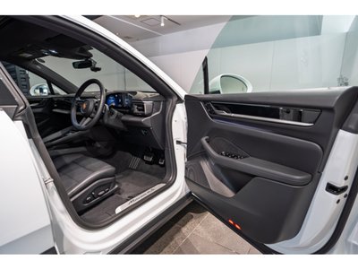 صورة مصغرة 14 لـ 2025 Porsche MACAN