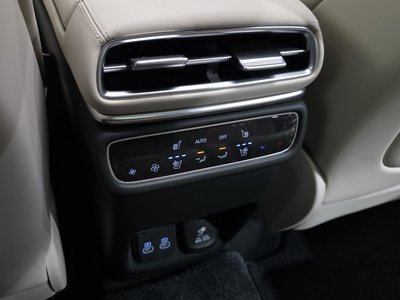 2024 Genesis GV80 thumbnail 24