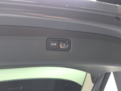 2024 Genesis GV80 thumbnail 38