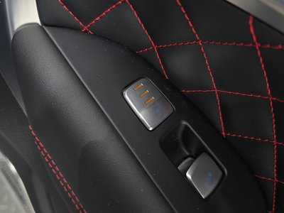 2021 Genesis THE NEW G70 thumbnail 18