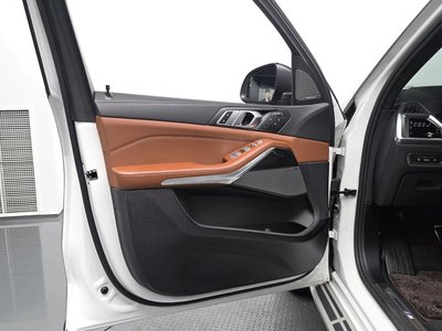 2025 BMW X7 — миниатюра 15