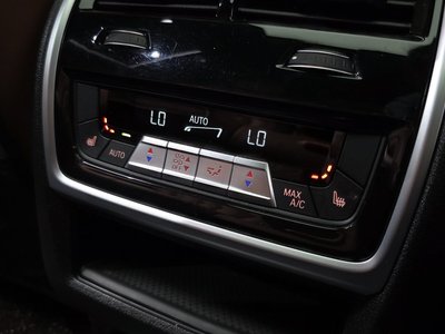 2025 BMW X7 — миниатюра 34