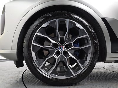 BMW X7 - 7