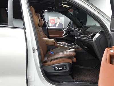2025 BMW X7 — миниатюра 17