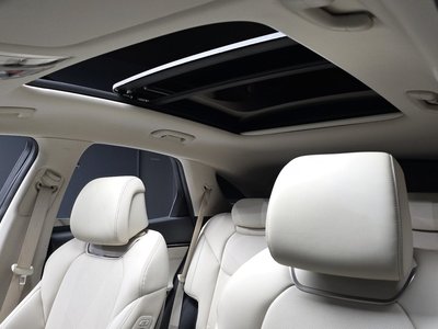 2022 Genesis GV70 — миниатюра 18