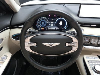 2022 Genesis GV70 — миниатюра 13