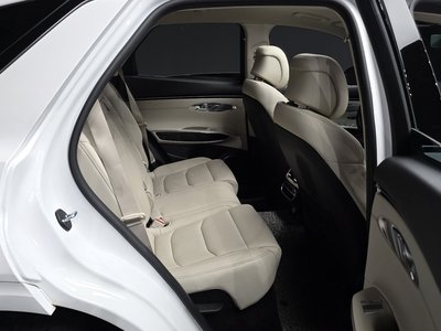 2022 Genesis GV70 — миниатюра 12