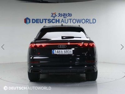 AUDI Q8 - 3