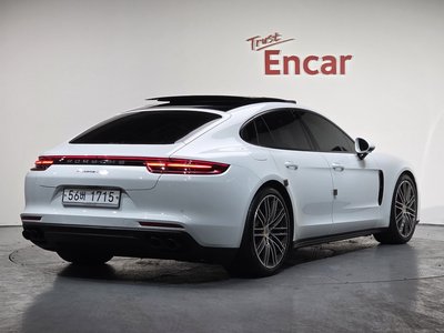 PORSCHE PANAMERA - 3