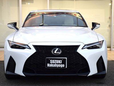 LEXUS IS - 9