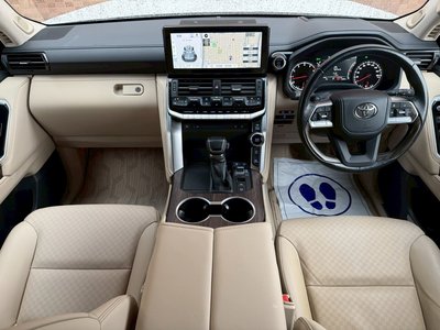 TOYOTA LAND CRUISER 300 - 3