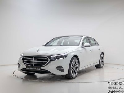 2025 Mercedes-BENZ E-CLASS 照片 1