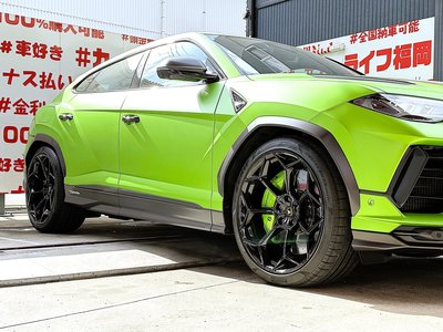 LAMBORGHINI URUS - 8