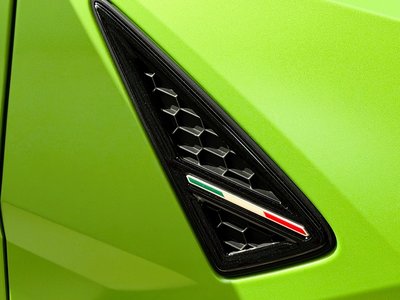 LAMBORGHINI URUS - 10