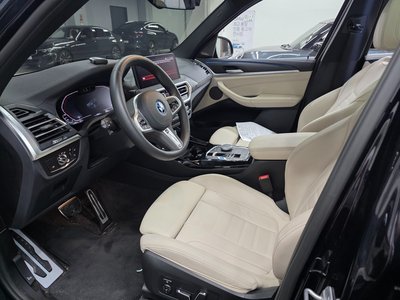 صورة 4 لـ 2025 BMW IX3