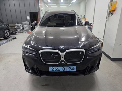 صورة 2 لـ 2025 BMW IX3