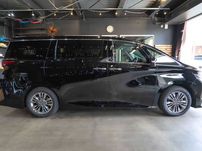 2026 Toyota ALPHARD — миниатюра 16