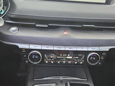 2022 Genesis G80 (RG3) thumbnail 16