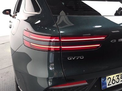 2021 Genesis GV70 — фото 10