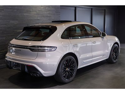 2024 Porsche MACAN photo 7