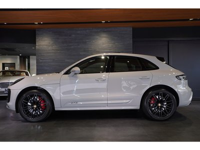 2024 Porsche MACAN photo 8