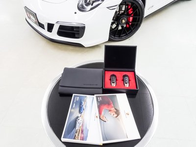 PORSCHE 911 - 4