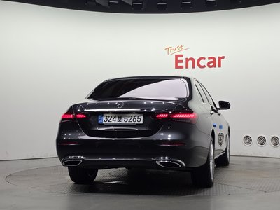 2022 Mercedes-BENZ E-CLASS — фото 4