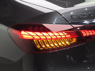 2022 Mercedes-BENZ E-CLASS — фото 10