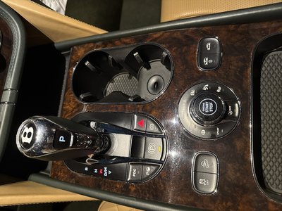 2018 Bentley BENTAYGA photo 9