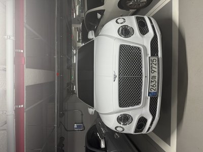 2018 Bentley BENTAYGA photo 2