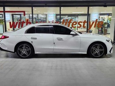 MERCEDES-BENZ E-CLASS - 2