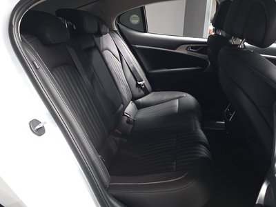2023 Genesis THE NEW G70 — миниатюра 18