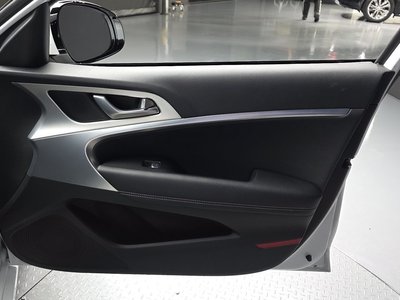 2023 Genesis THE NEW G70 — миниатюра 14