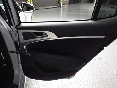 2023 Genesis THE NEW G70 — миниатюра 15