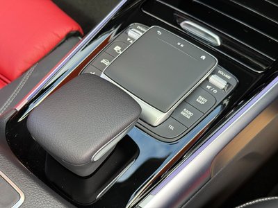 MERCEDES-BENZ GLB - 10