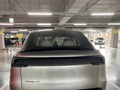 TESLA MODEL Y - 2