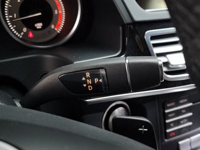 MERCEDES-BENZ E-CLASS - 9