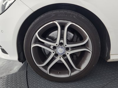 MERCEDES-BENZ E-CLASS - 6