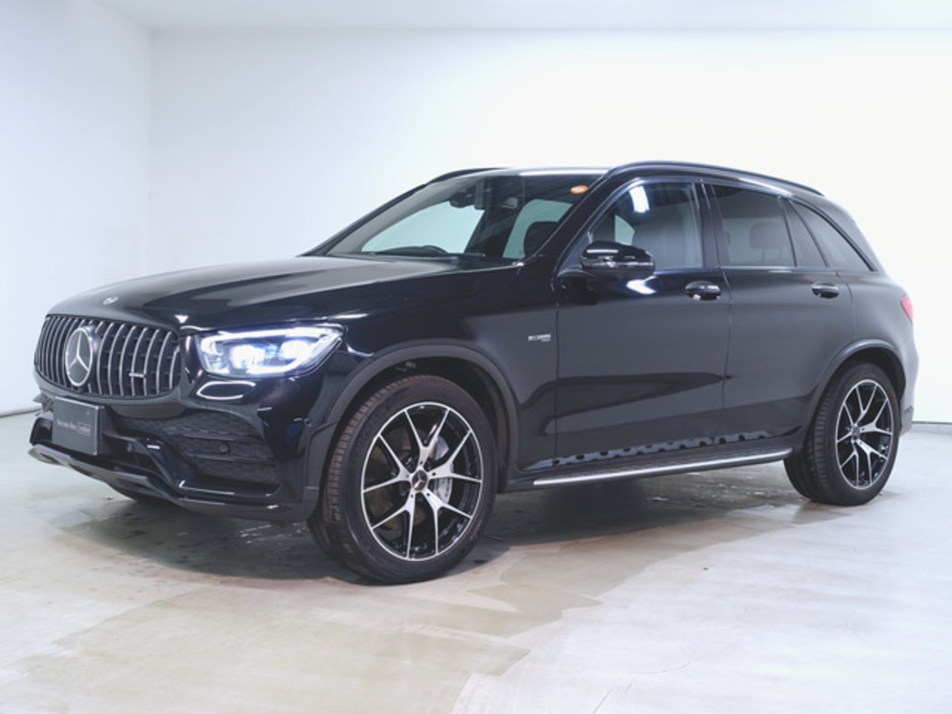 MERCEDES-BENZ GLC AMG - View 1