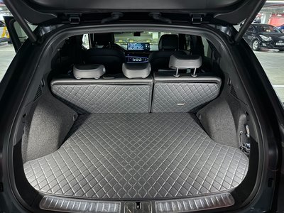 2023 Genesis GV70 photo 9