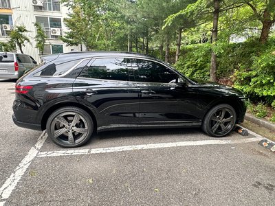 2023 Genesis GV70 photo 2