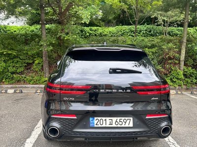 2023 Genesis GV70 photo 3