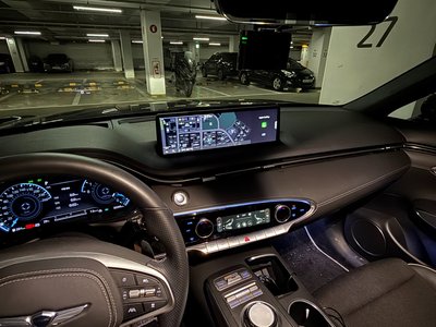 2023 Genesis GV70 photo 7