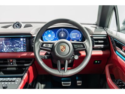 PORSCHE MACAN - 5