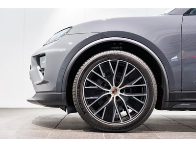 PORSCHE MACAN - 10