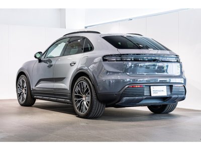 PORSCHE MACAN - 2