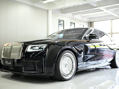 ROLLS-ROYCE GHOST